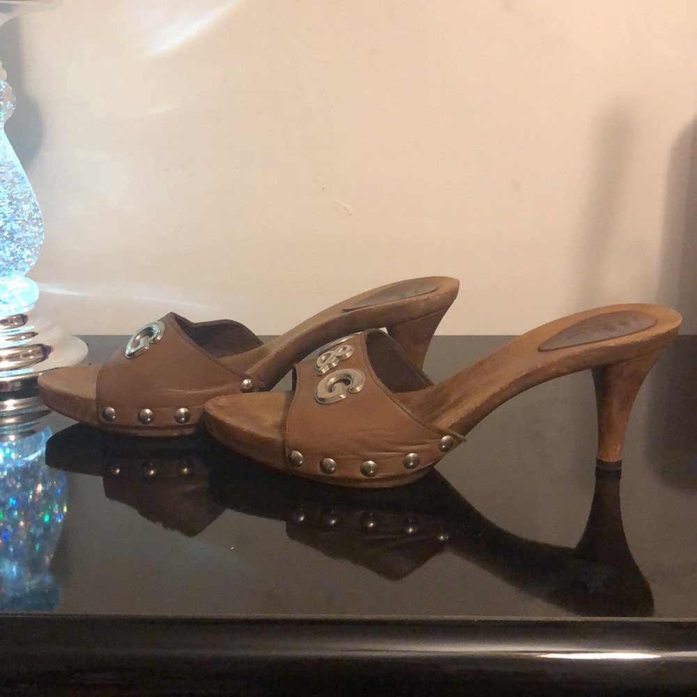 Dolce & Gabbana wood heels w/D&G in silver letters - Picture 3 of 7